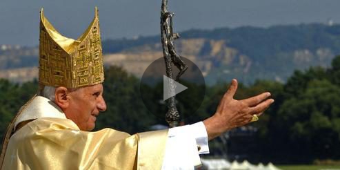 Papst Benedikt gibt sein Amt ab