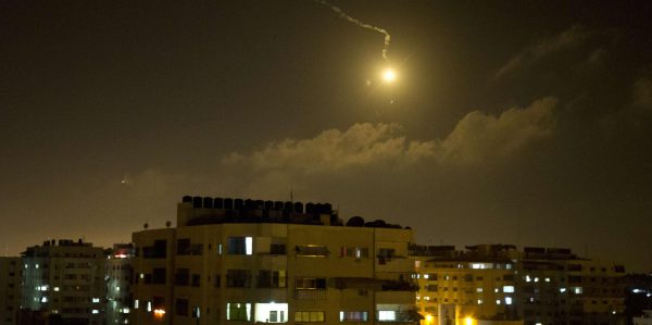 Kampfflugzeuge greifen Ziele im Gazastreifen an