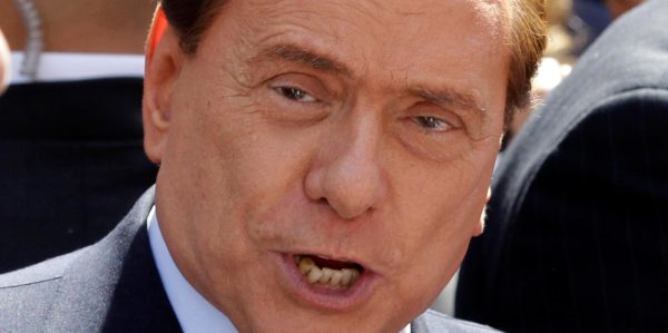 Berlusconi denkt über Rücktritt nach