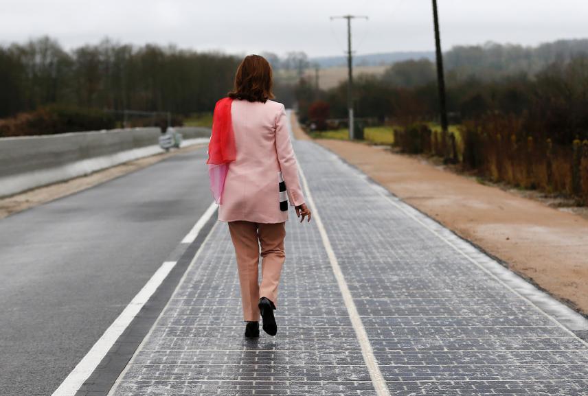 Frankreich weiht erste Solarstraße ein
