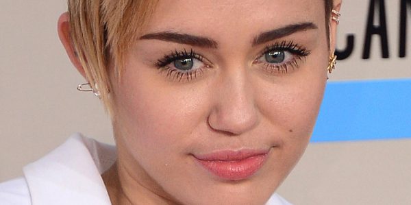 Miley Cyrus bleibt im Krankenhaus
