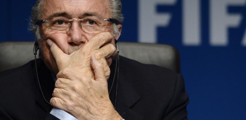 UEFA fordert Verschiebung der Wahl