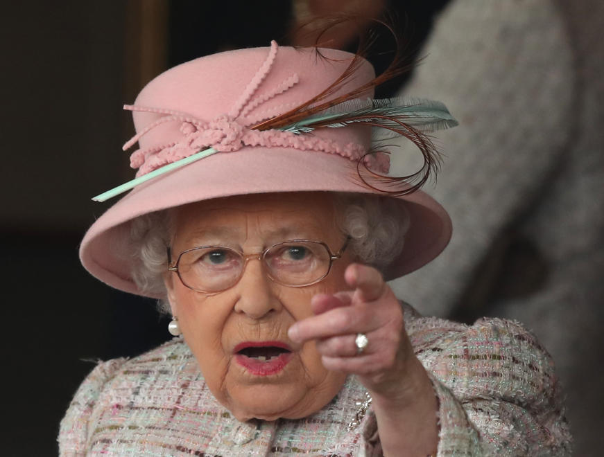 Salutschüsse zum 91. Geburtstag der Queen
