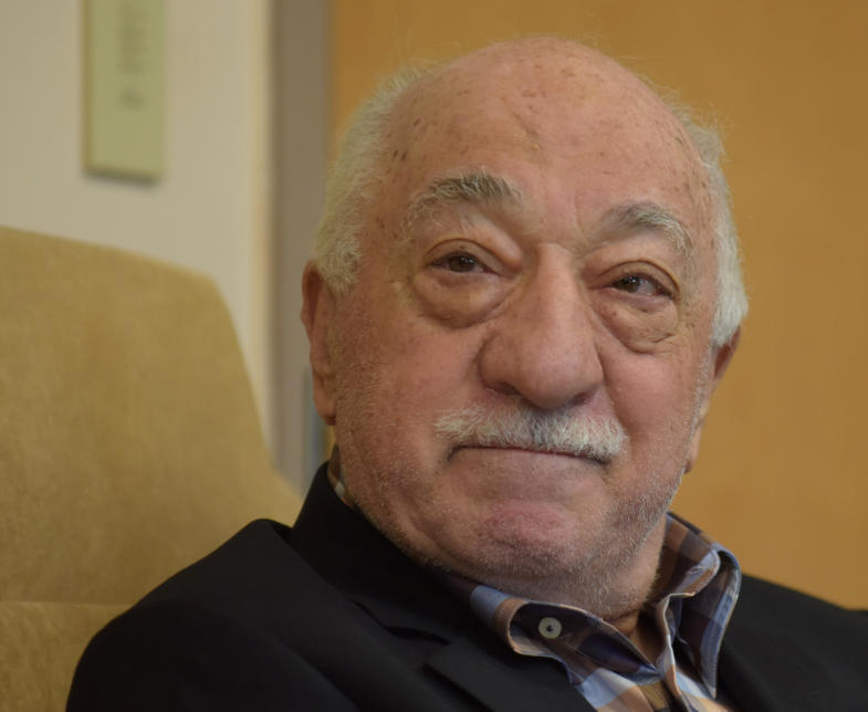 Gülen: „Erdogan hat Putschversuch selbst inszeniert“