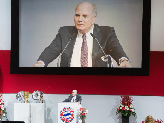 Hoeneß als Bayern-Präsident gefeiert