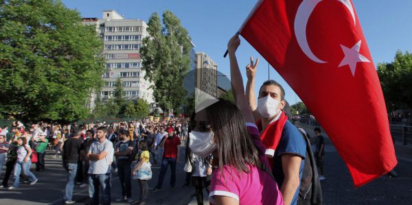 Polizei in Istanbul zieht sich zurück