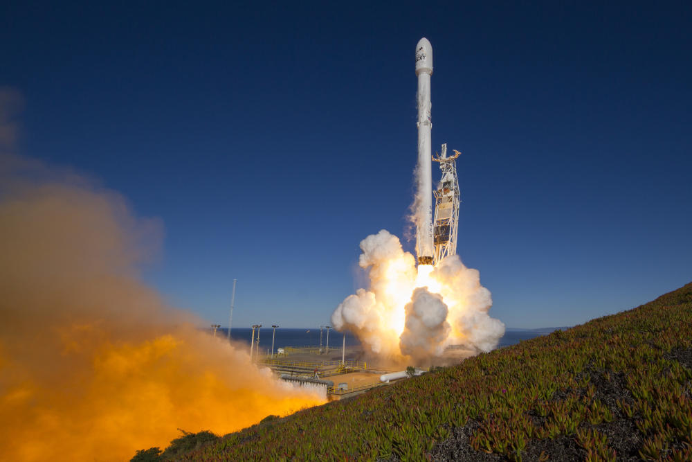 SpaceX schickt wieder Rakete ins All