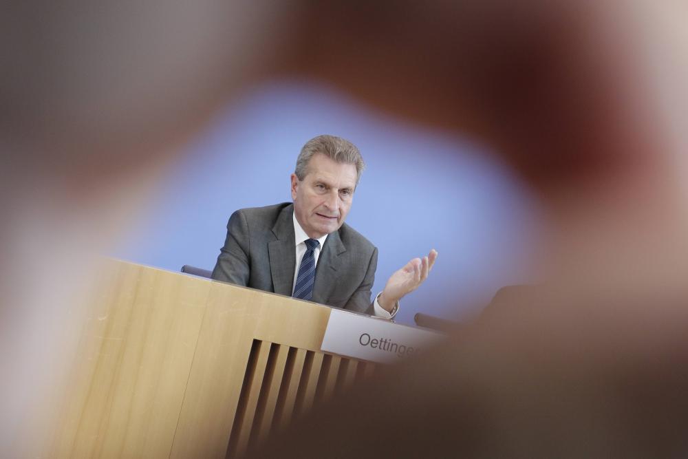 Oettinger bekommt Zusatzaufgaben
