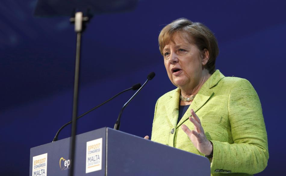Merkel ermuntert Flüchtlinge zu Neugier