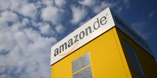 1100 Autoren protestieren gegen Amazon