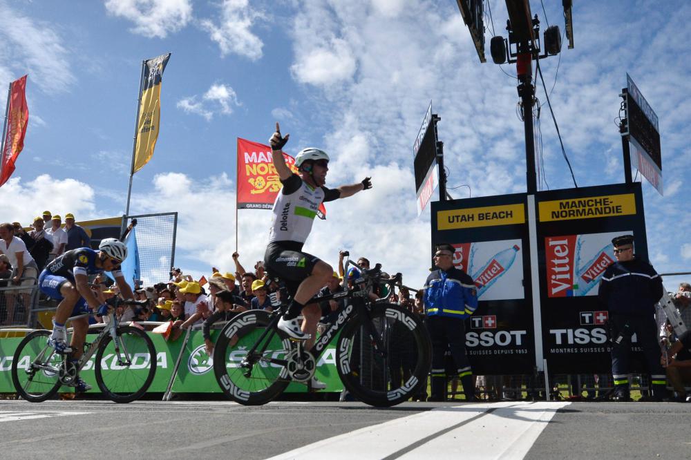 Cavendish in Gelb, Contador gestürzt