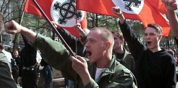 Russische Nazis verehren  Hitler