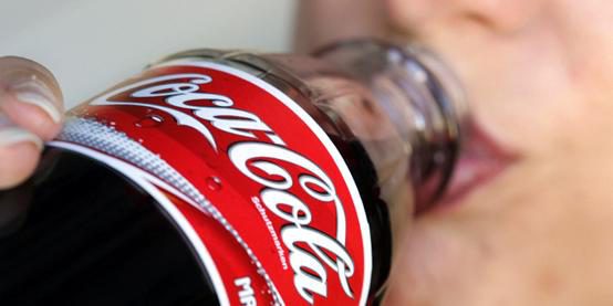 Cola soll Spuren von Alkohol enthalten