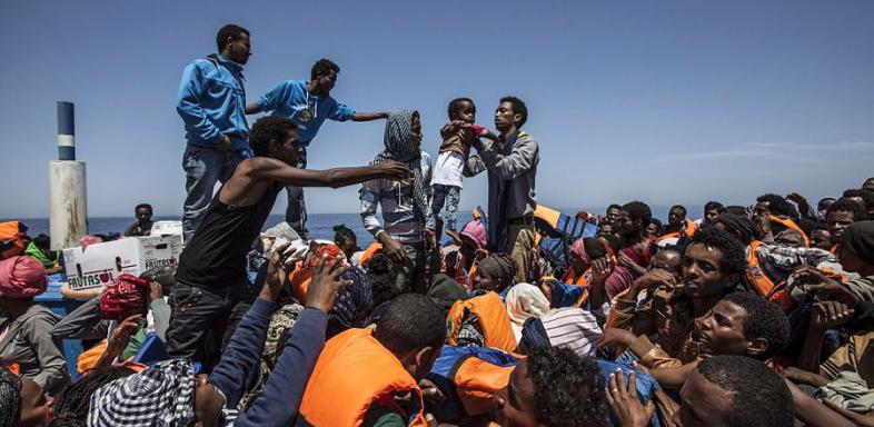 Tausende Migranten erreichen Italien