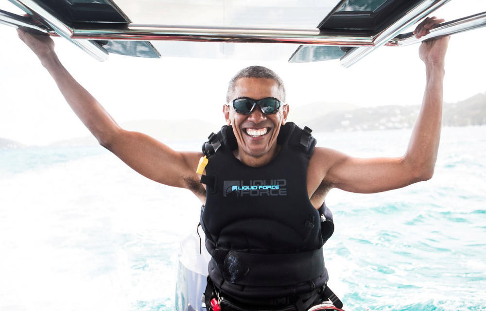 Obama reitet über die Wellen