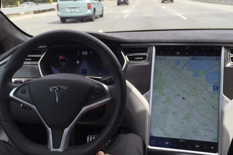 Tesla bestätigt weitere „Autopilot“-Unfälle