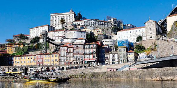Die Luxair flirtet mit Portugal