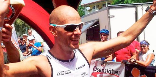 Dirk Bockel gewinnt Chiemsee-Triathlon