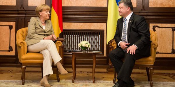 Merkel sagt Kiew Millionen-Hilfen zu
