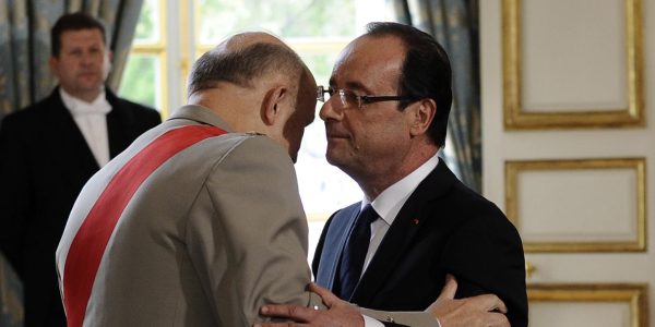 Präsident Hollande ins Amt eingeführt