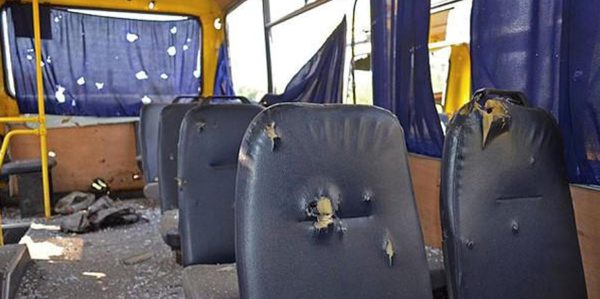 Elf Tote bei Raketen-Einschlag in Bus
