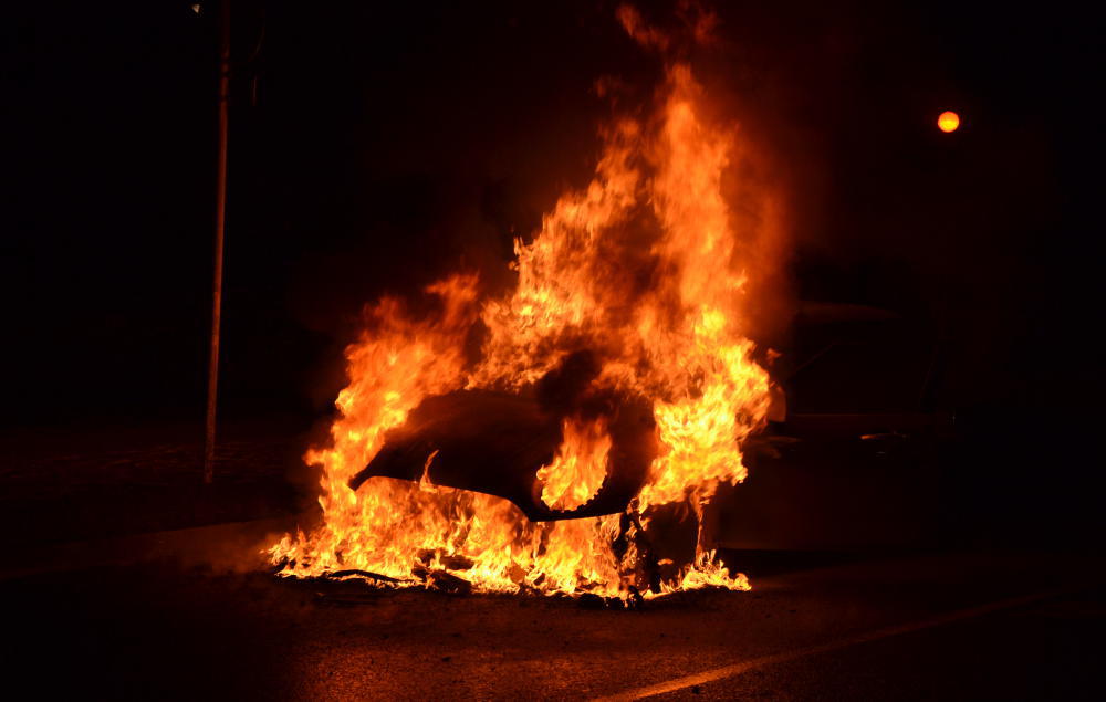 Esch/Alzette: Wagen stand in Flammen