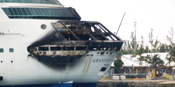 Brand auf Karibik-Kreuzfahrtschiff