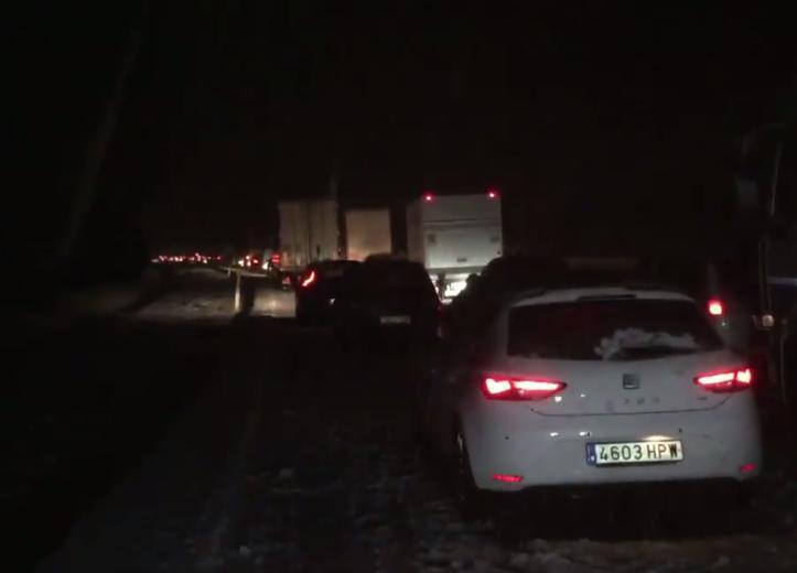 2.000 spanische Autofahrer stecken im Schnee fest