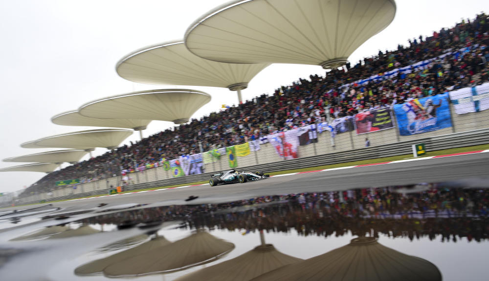 Hamilton gewinnt Formel-1-Rennen in China
