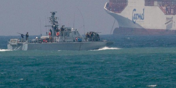 Israelische Soldaten entern Schiff
