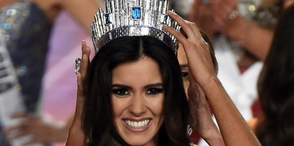 Junge Kolumbianerin ist Miss Universe