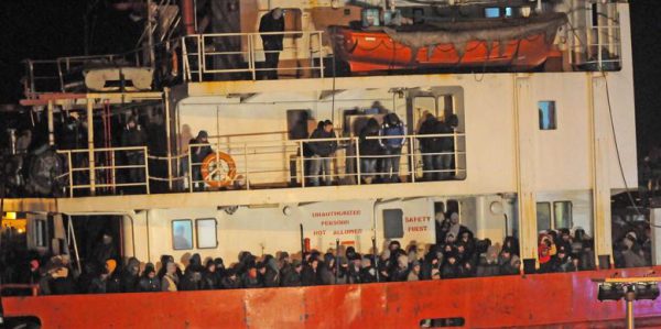 Erneut „Geisterschiff“ mit Flüchtlingen