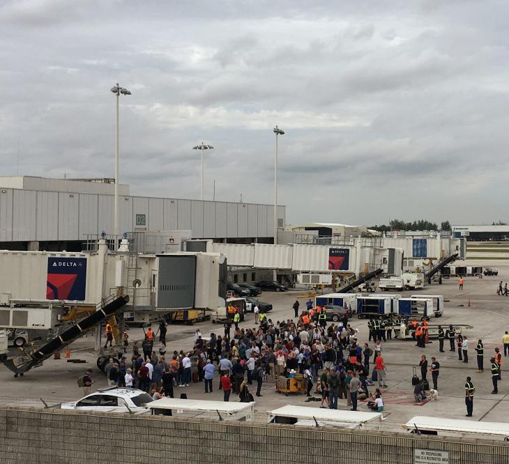 Fünf Tote nach Schüssen auf Flughafen
