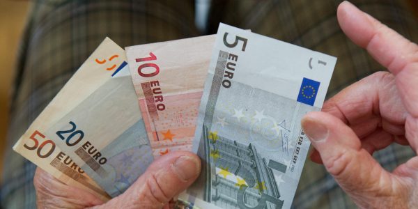 Frankreich erhöht erneut Mindestlohn