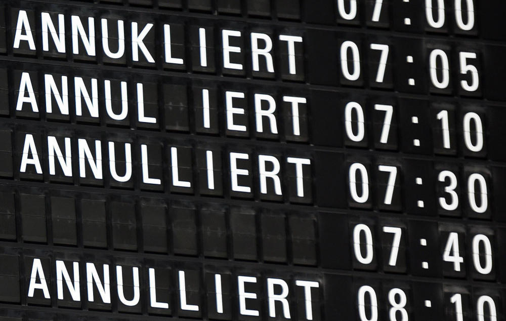 Hunderte Flüge fallen in Deutschland aus