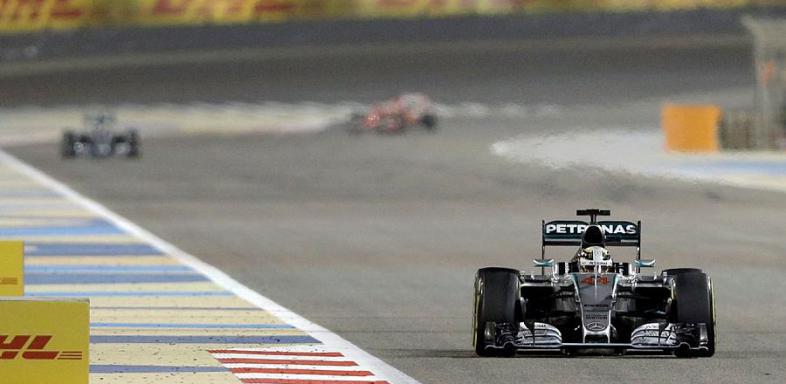 Hamilton souveräner Sieger in Bahrain