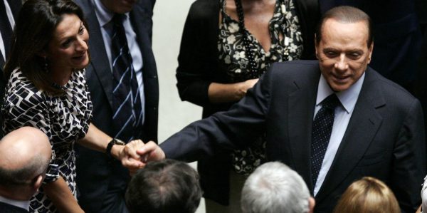 Berlusconi überlebt Vertrauensabstimmung
