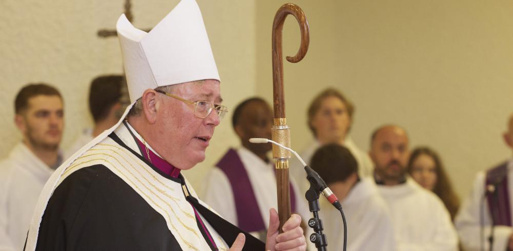 Erzbischof vorgeladen, Minister (noch) nicht