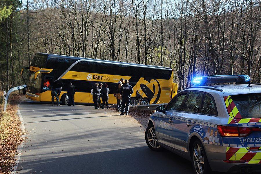 Bus „strandet“ in der Eifel