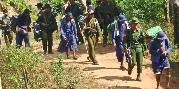 Militär schickt Gefangene über Minenfelder