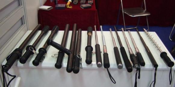 Diese Folter-Werkzeuge liefert China in alle Welt