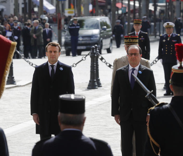Macron und Hollande Seite an Seite