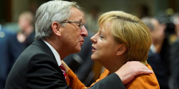 Junckers Schicksal hängt von Merkel ab