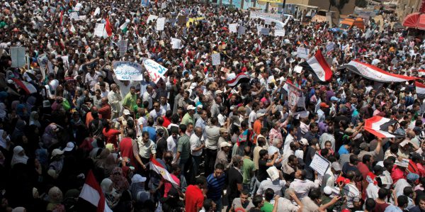 Massenproteste auf dem Thahir-Platz