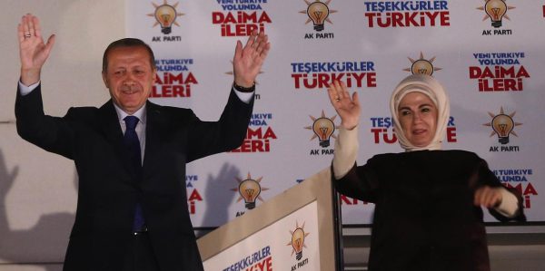 Erdogan feiert AKP-Sieg