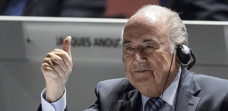 Blatter weist Schuld von sich