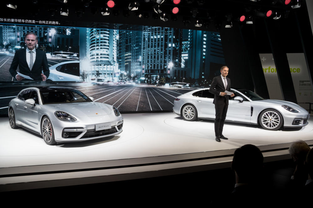 Porsche feiert fünf Asien-Premieren