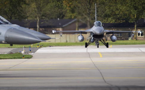 NATO-Kampfjet zu nah an Ministermaschine