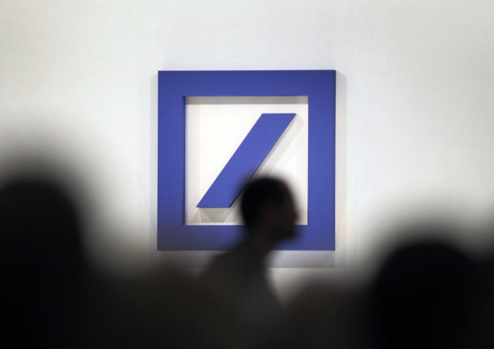Deutsche Bank gerät tiefer in den Abwärtsstrudel