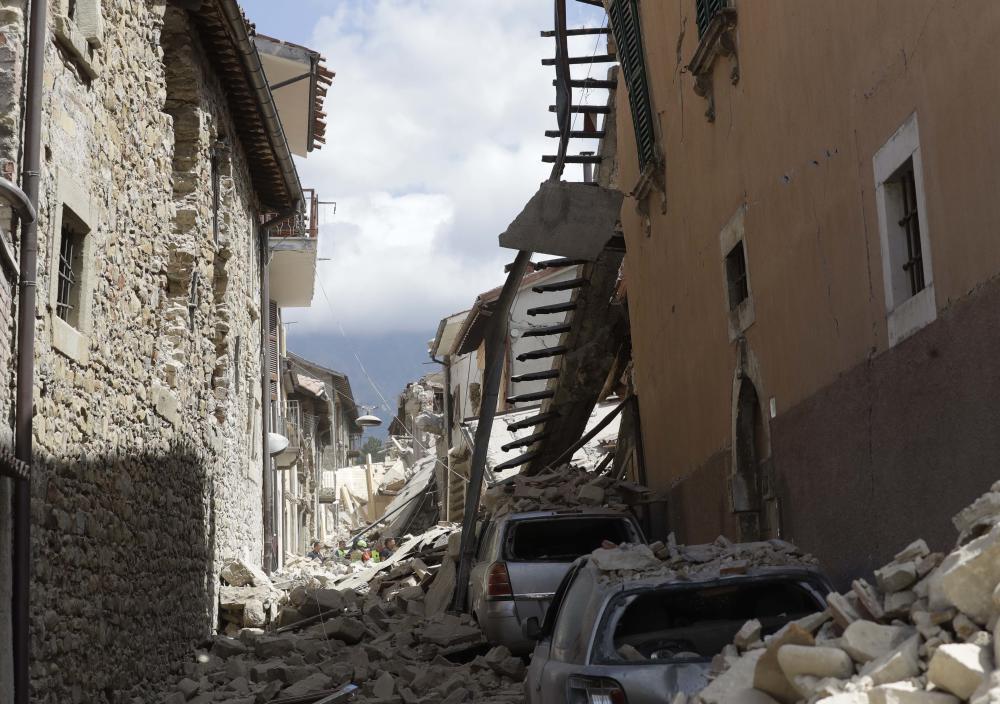 Mindestens 73 Tote bei Erdbeben